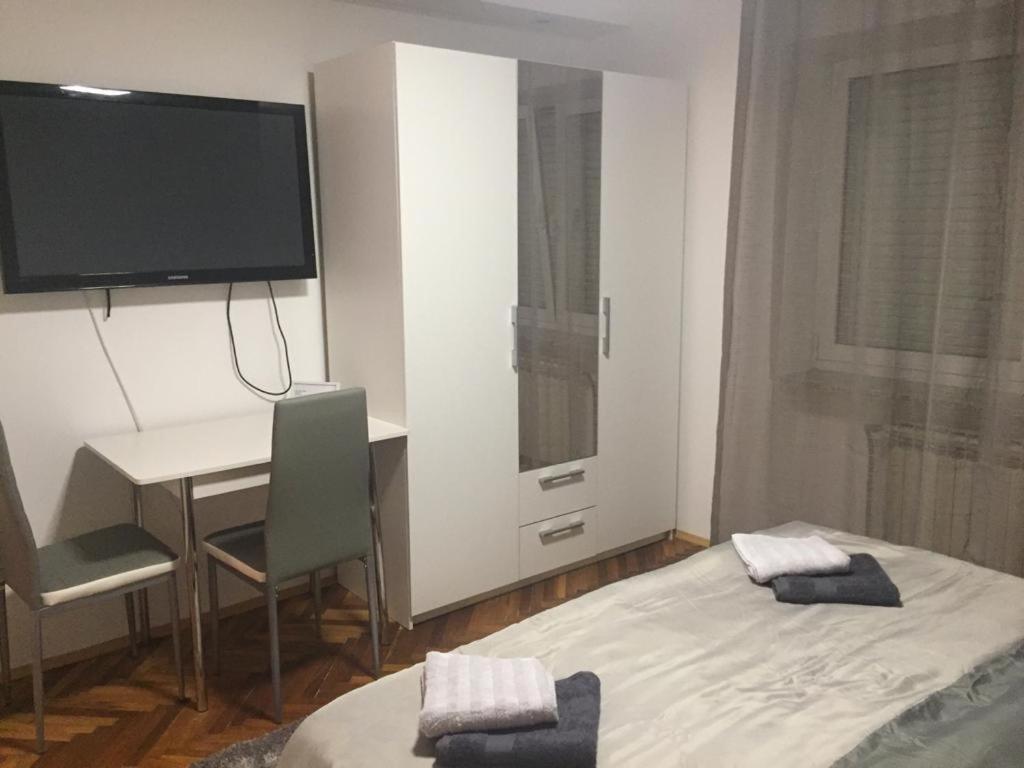 Apartmani Anton Ösek Dış mekan fotoğraf